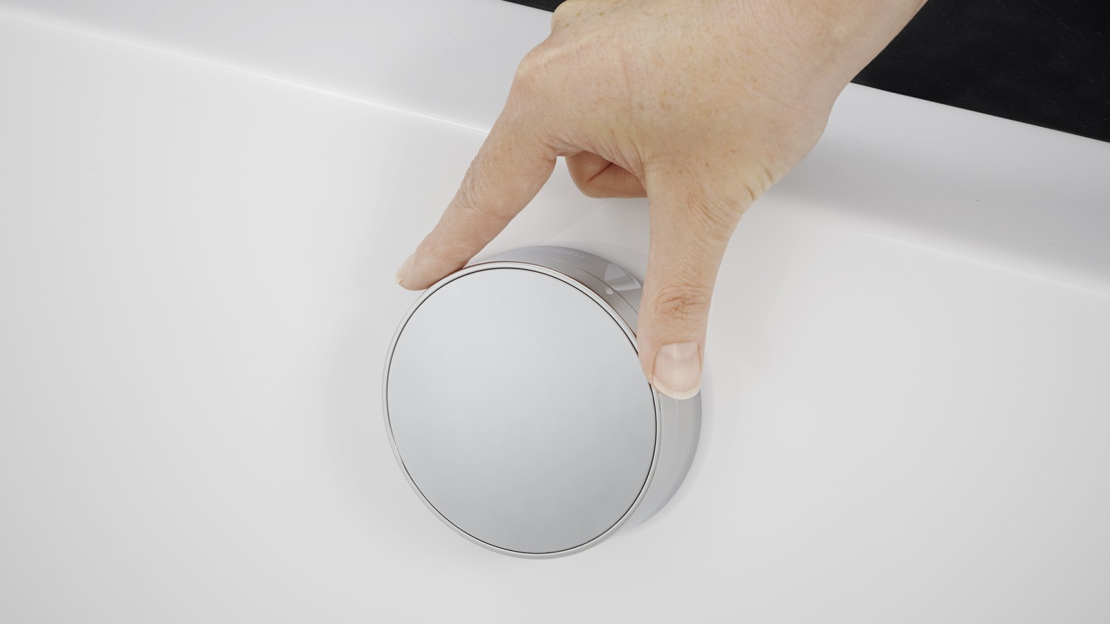 Odvod za kade s aktiviranjem odvrtanjem Odvod za kade s aktiviranjem odvrtanjem