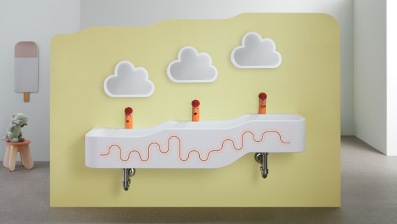 Element za igru i pranje Geberit Bambini u karmin crvenoj i narančastoj boji Element za igru i pranje Geberit Bambini u karmin crvenoj i narančastoj boji