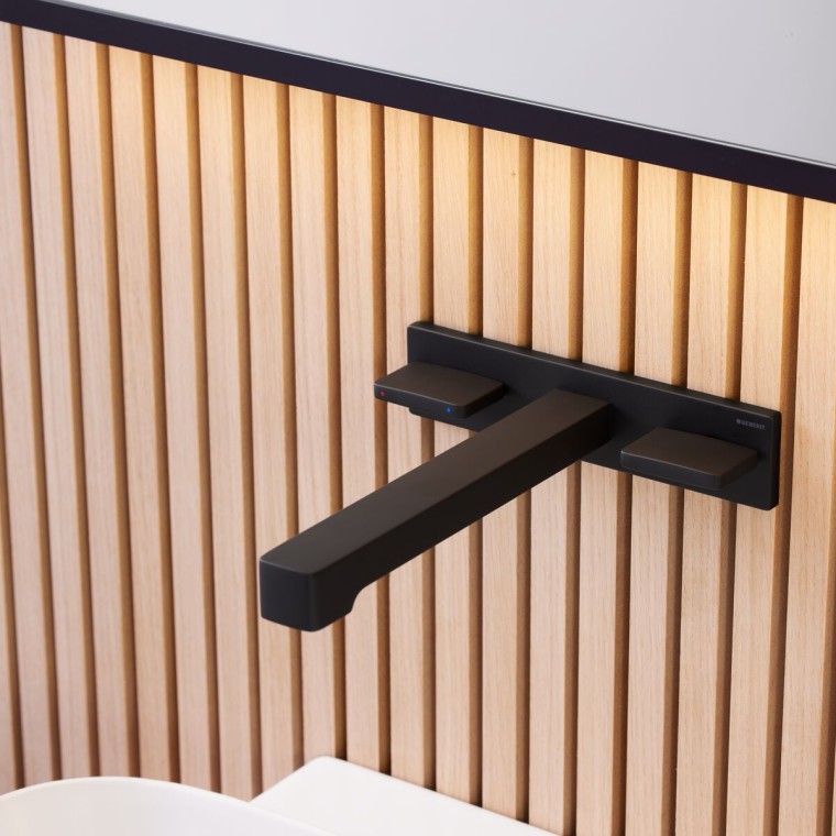 Kvadratna zidna pipa u mat crnoj boji Geberit ONE Kvadratna zidna pipa u mat crnoj boji Geberit ONE