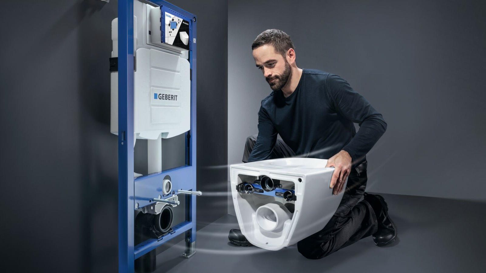 WC sustav kojeg je montirao vodoinstalater, a koji se sastoji od ugradbenog vodokotlića Geberit Sigma i WC školjke Geberit Acanto WC sustav kojeg je montirao vodoinstalater, a koji se sastoji od ugradbenog vodokotlića Geberit Sigma i WC školjke Geberit Acanto