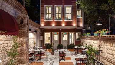 Dvorište hotela Turkish House u Istanbulu kombinira strukturne i dekorativne elemente iz različitih razdoblja (© Hotel Turkish House)