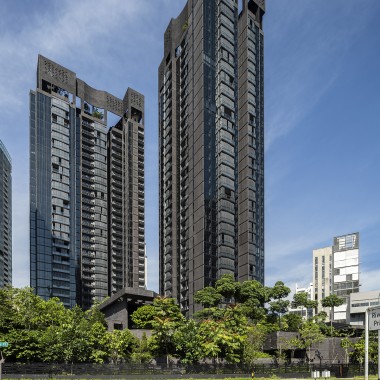 Visoke zgrade na lokaciji Martin Modern kombiniraju dva vrijedna resursa u gusto naseljenoj metropoli Singapura: prostor i prirodu (© Darren Soh)