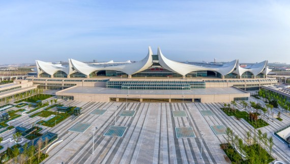 Željeznička postaja Hongdao, Qingdao (CN) (© ingDESIGN Co., Ltd.) Željeznička postaja Hongdao, Qingdao (CN) (© ingDESIGN Co., Ltd.)