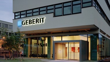 Geberit u Joni, Švicarska