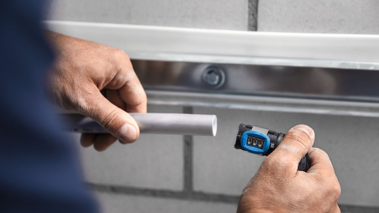 Geberit FlowFit se može stisnuti i u uskim prostorima