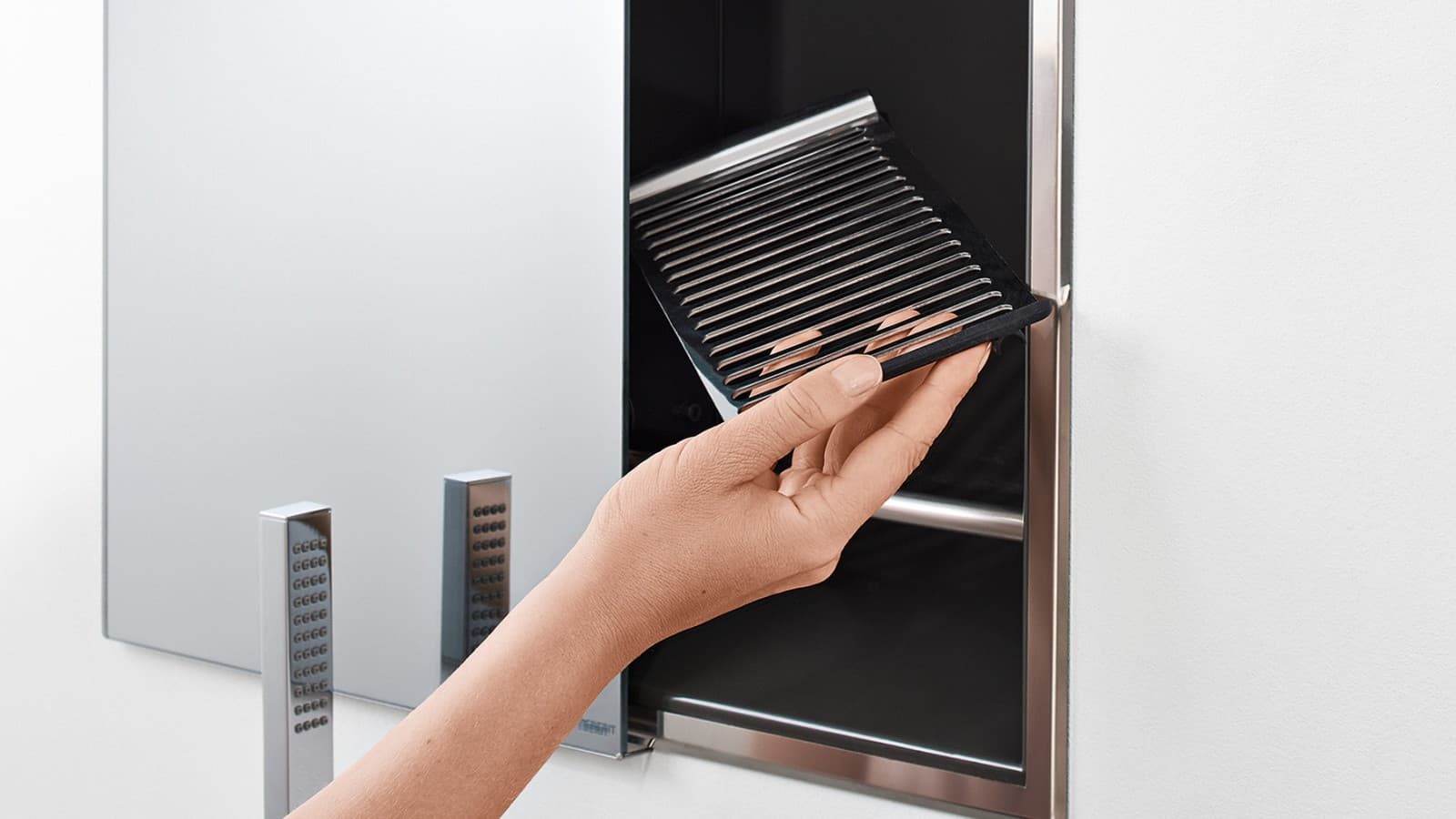 Geberit ONE rješenje za tuš prostor s nišnom kutijom za odlaganje Geberit ONE rješenje za tuš prostor s nišnom kutijom za odlaganje